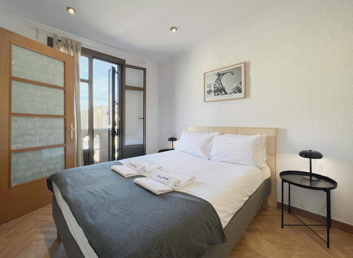 Stay U-Nique Apartments Calabria Barcellona Esterno foto