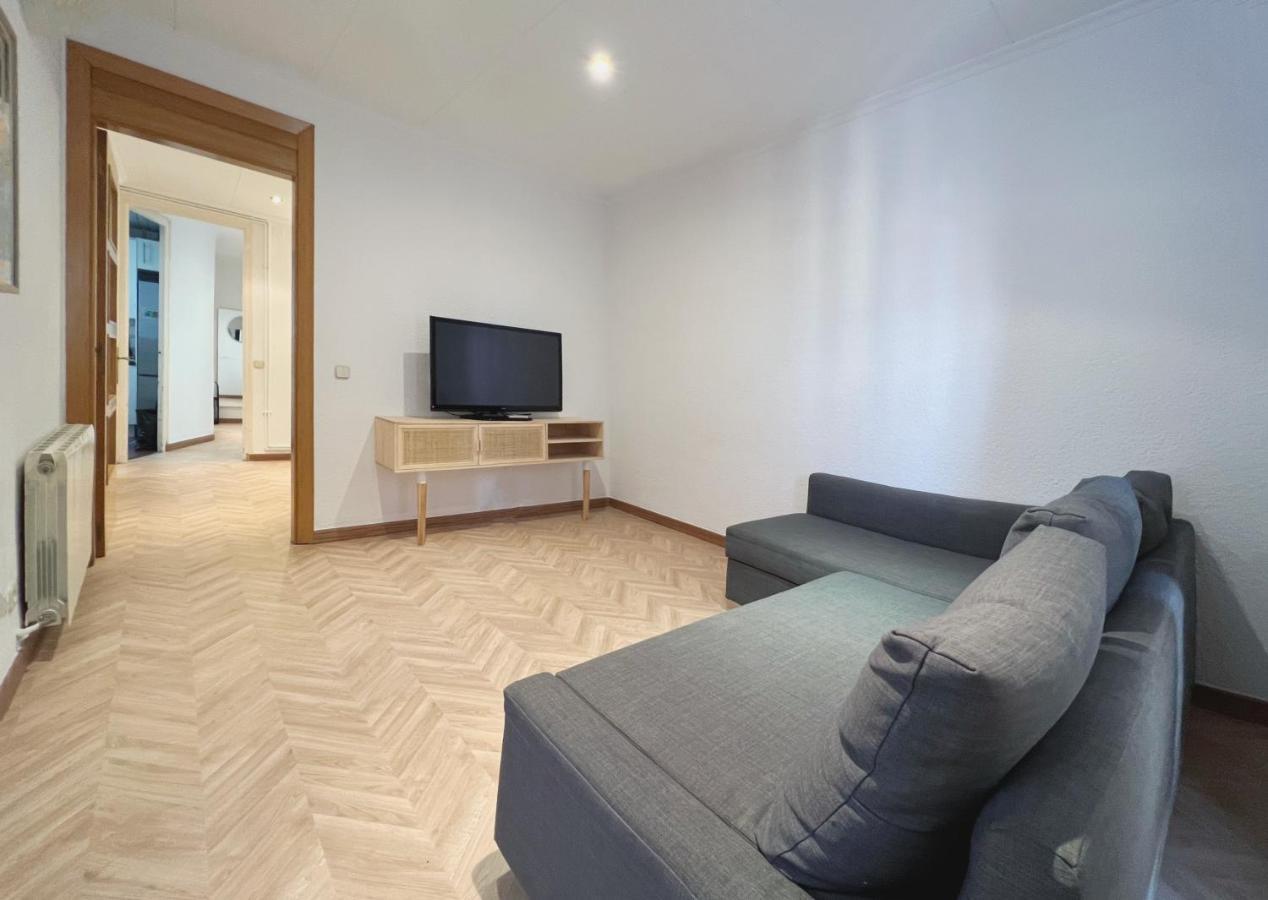 Stay U-Nique Apartments Calabria Barcellona Esterno foto